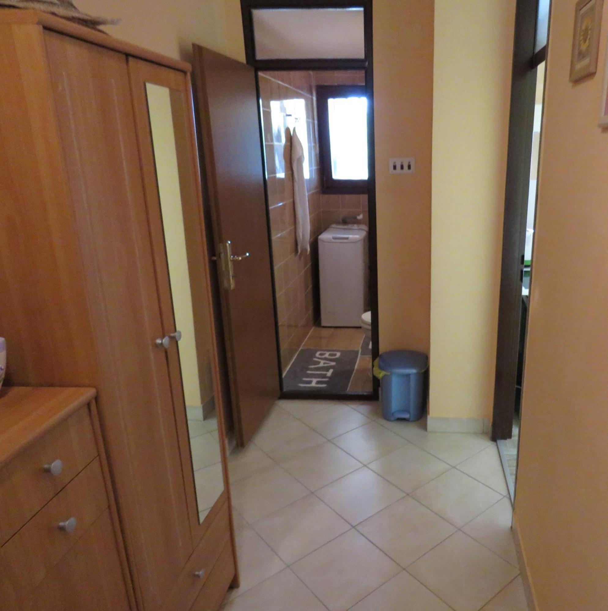 City Center Apartments Novalja Bilik gambar